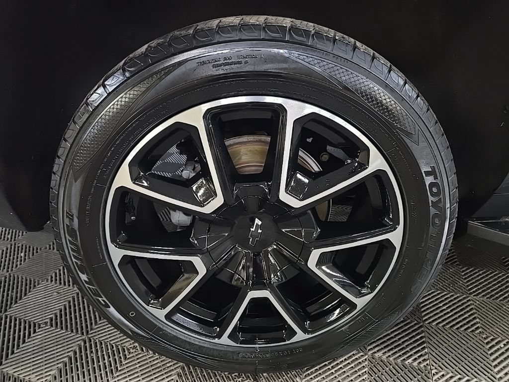 Used 2021 Chevrolet Tahoe RST w/ Luxury Package AWD/4WD image 15