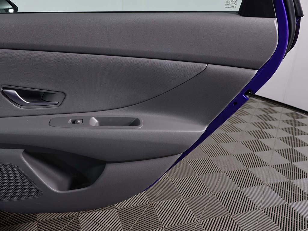 Certified 2025 Hyundai Elantra Sport image 21