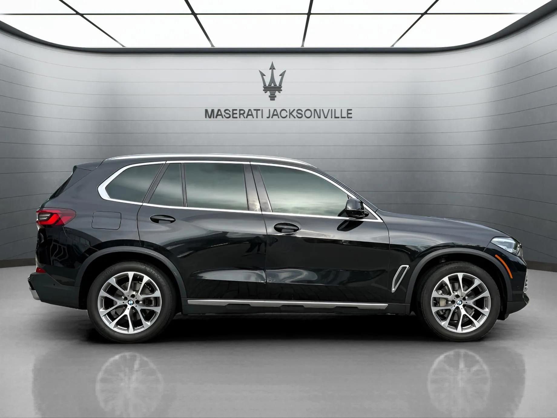 Used 2022 BMW X5 xDrive40i w/ Premium Package AWD/4WD image 5