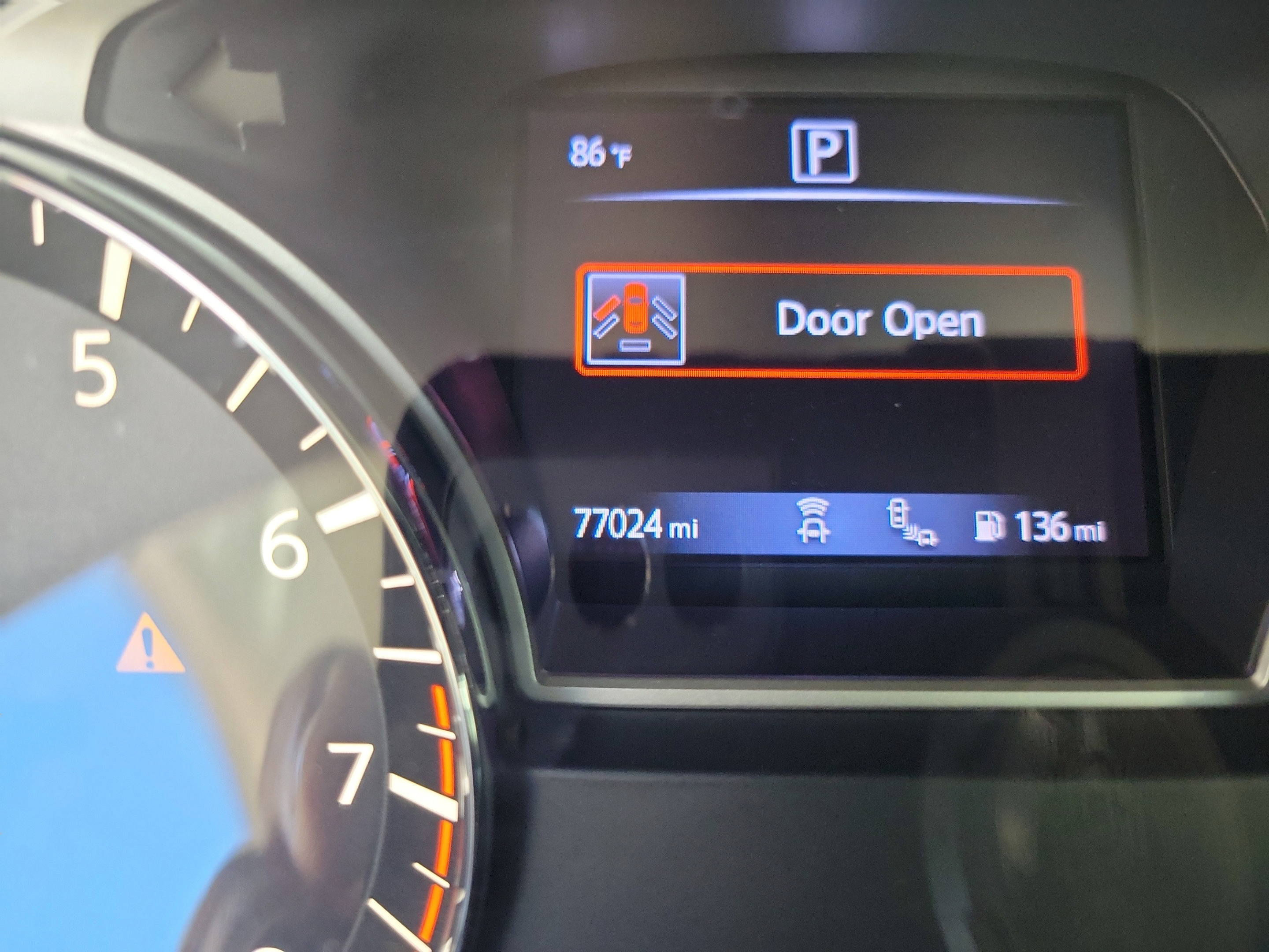 Used 2018 Nissan Pathfinder SL FWD image 16