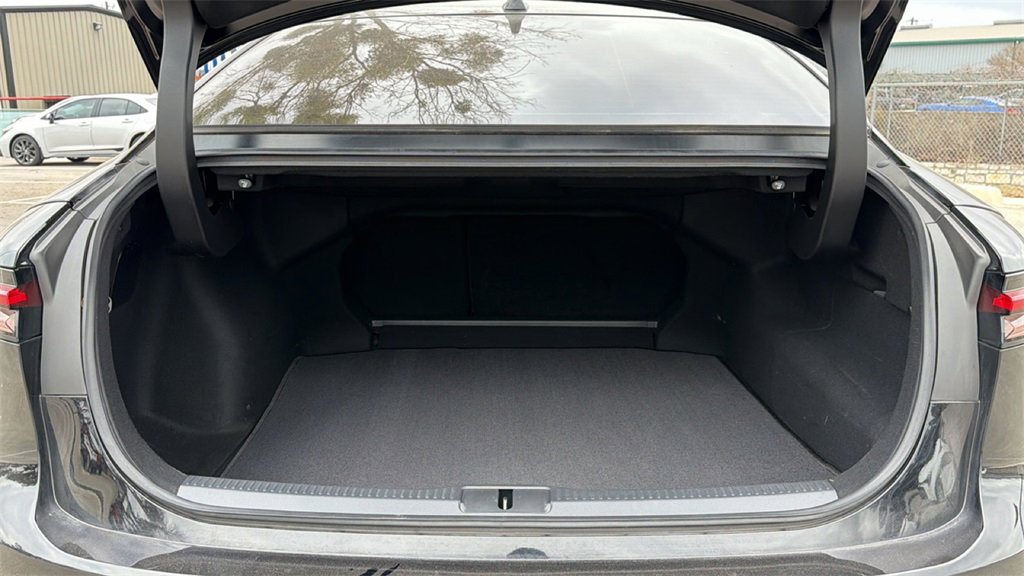 Used 2023 Toyota Crown Limited image 39