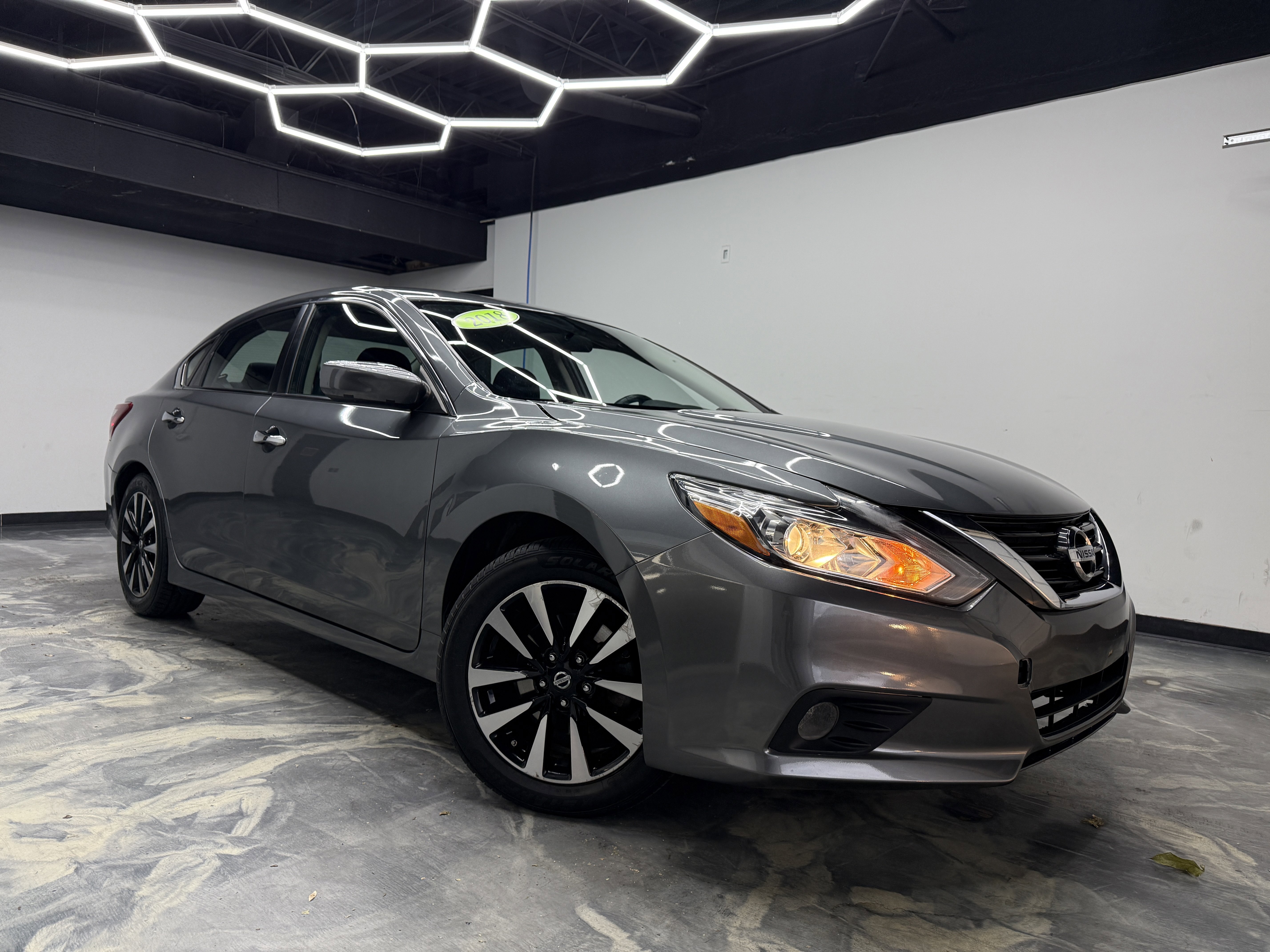 Used 2018 Nissan Altima 2.5 SV image 6