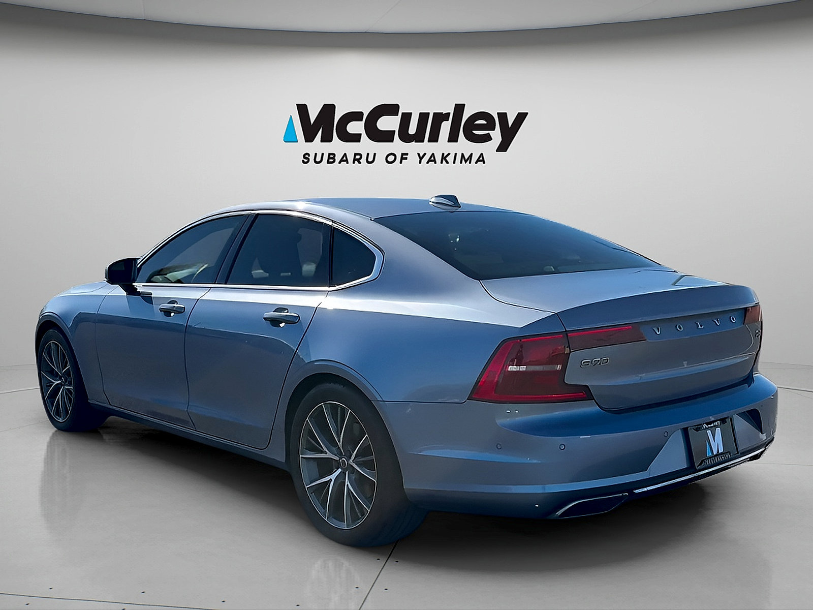 Used 2017 Volvo S90 T6 Momentum w/ Vision Package AWD/4WD image 4