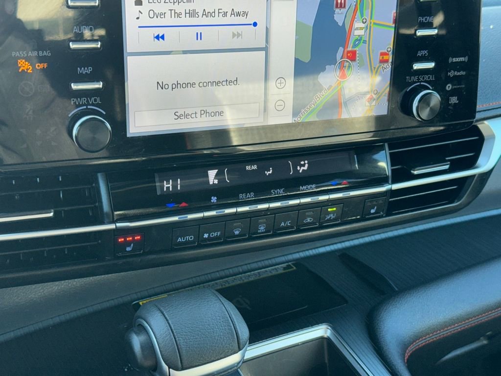 Used 2022 Toyota Sienna XSE image 25