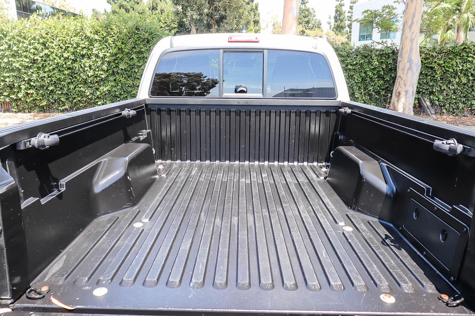 Used 2021 Toyota Tacoma SR5 RWD image 22