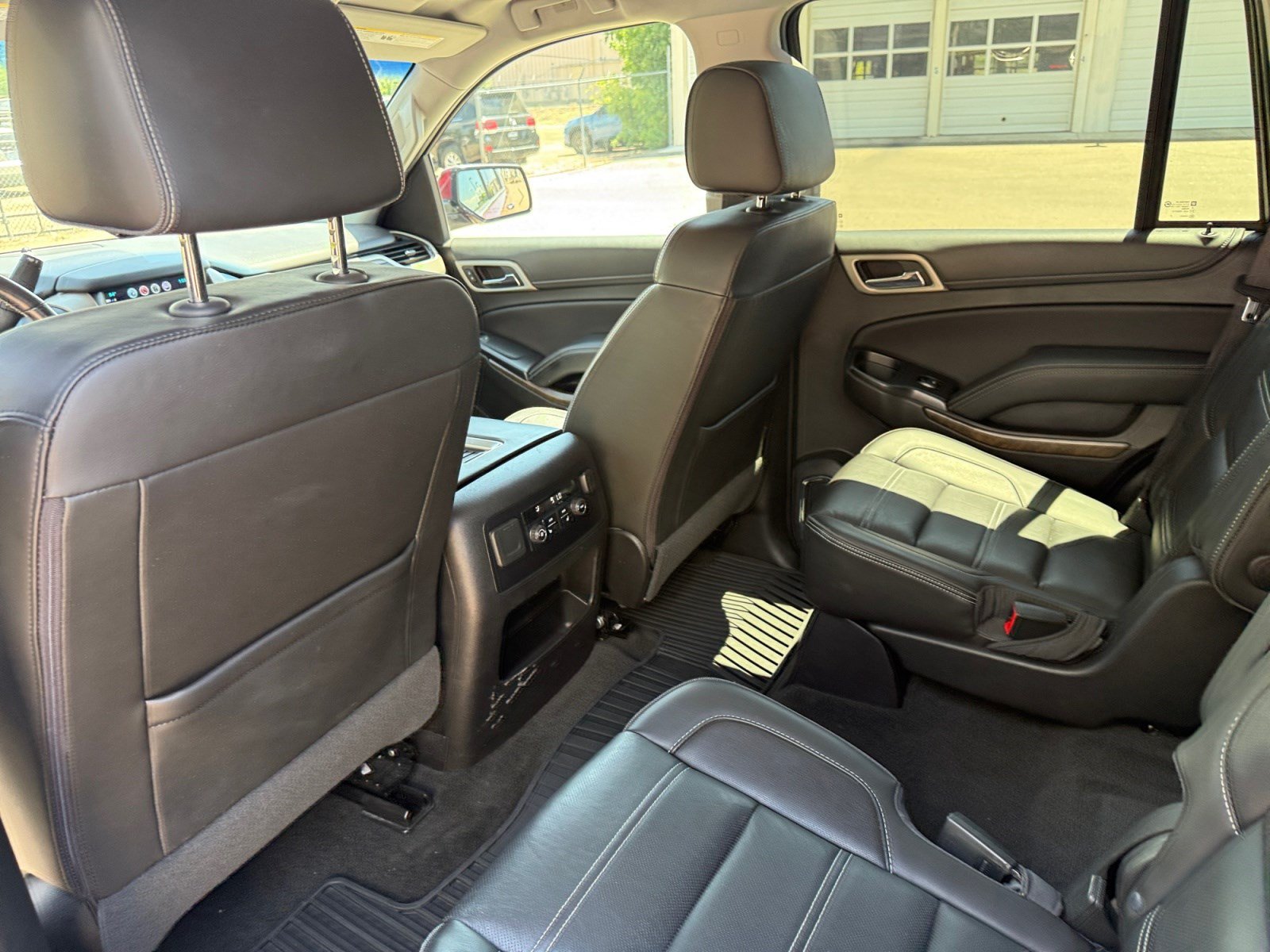 Used 2018 GMC Yukon Denali AWD/4WD image 17
