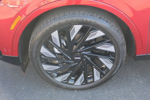 Certified 2024 Lincoln Nautilus Reserve w/ Equipment Group 202A image 13