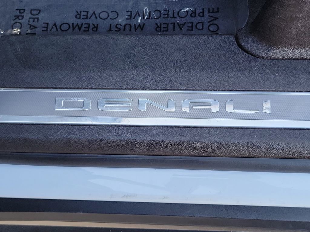 Used 2022 GMC Yukon Denali RWD image 20