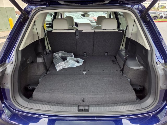Used 2022 Volkswagen Tiguan SE FWD image 13