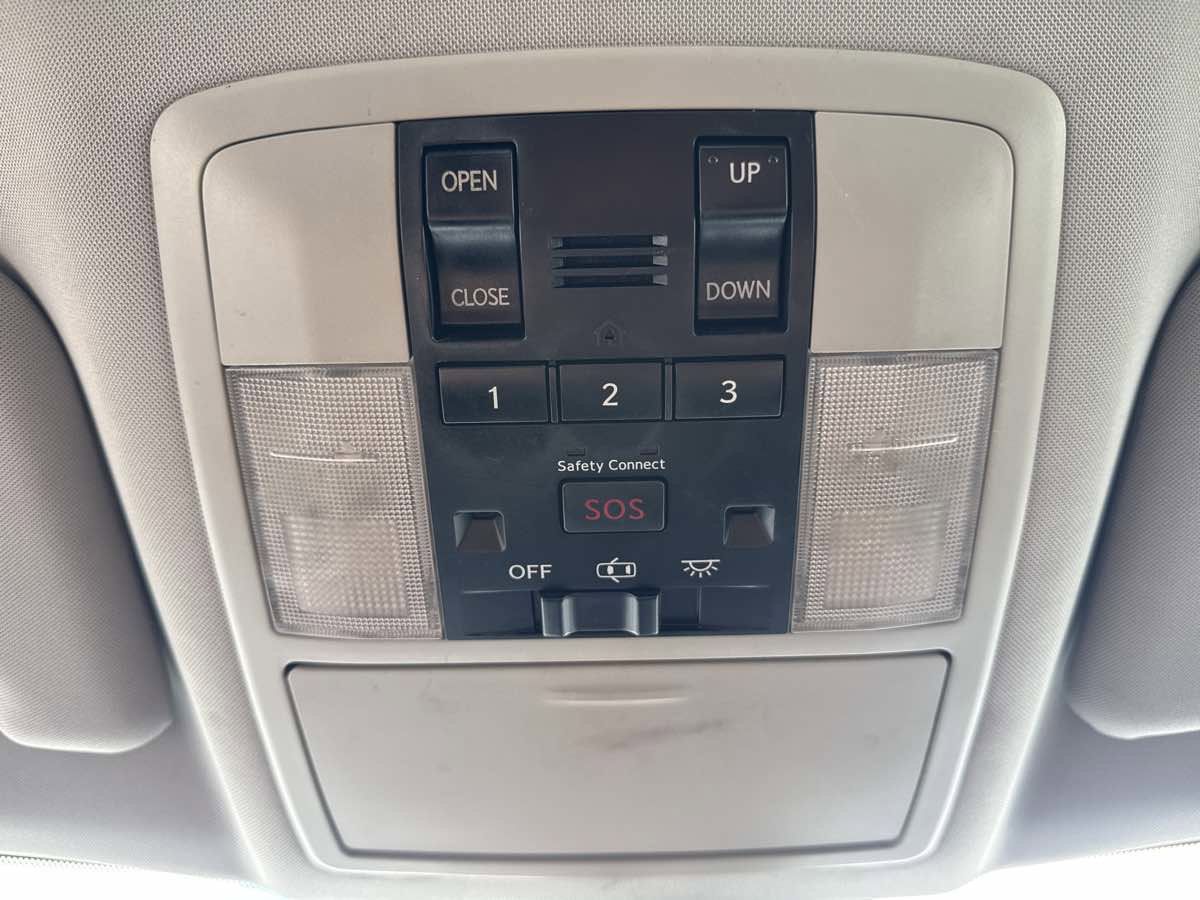 Used 2011 Lexus CT 200h Premium w/ Leather Pkg FWD image 33