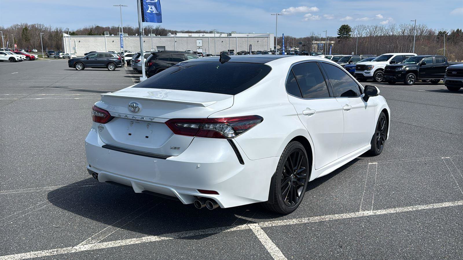 Used 2023 Toyota Camry XSE w/ Navigation Package FWD image 5