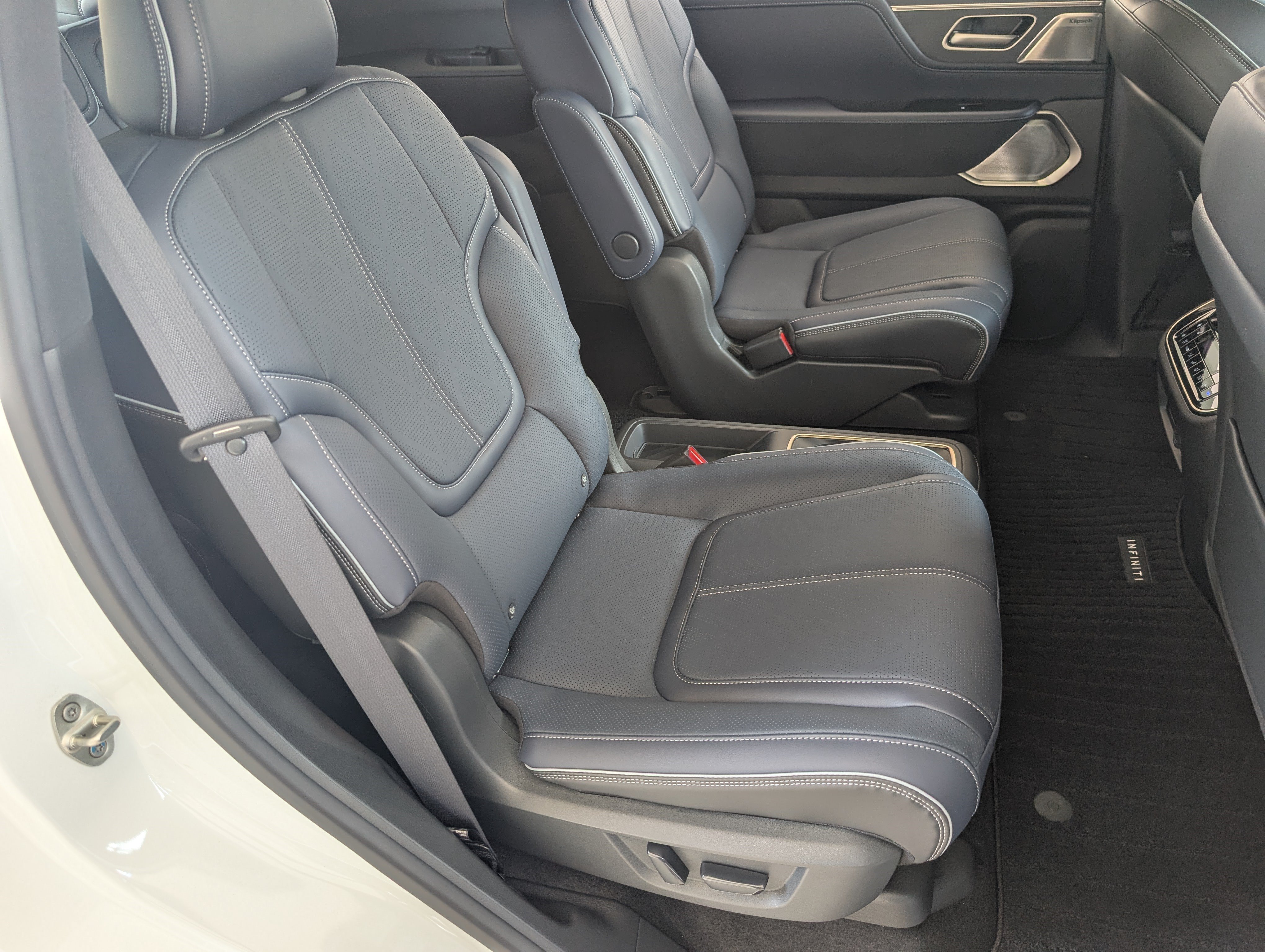 Used 2026 INFINITI QX80 4WD w/ Sport Exterior Package image 21