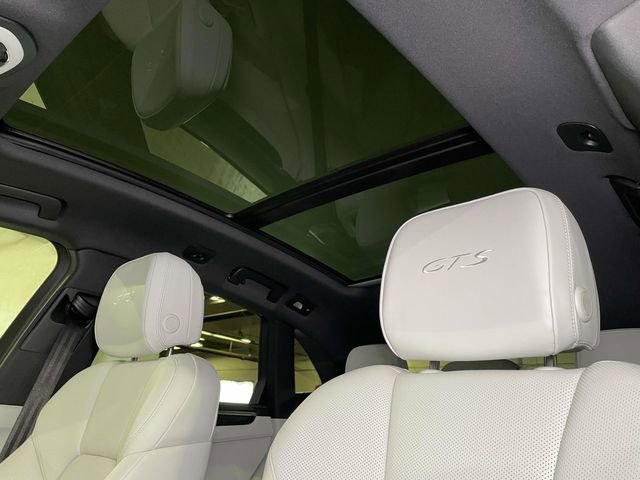 New 2026 Porsche Macan GTS image 18