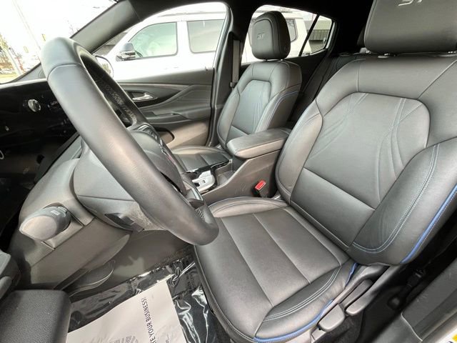 Used 2025 Buick Envista Sport Touring image 18