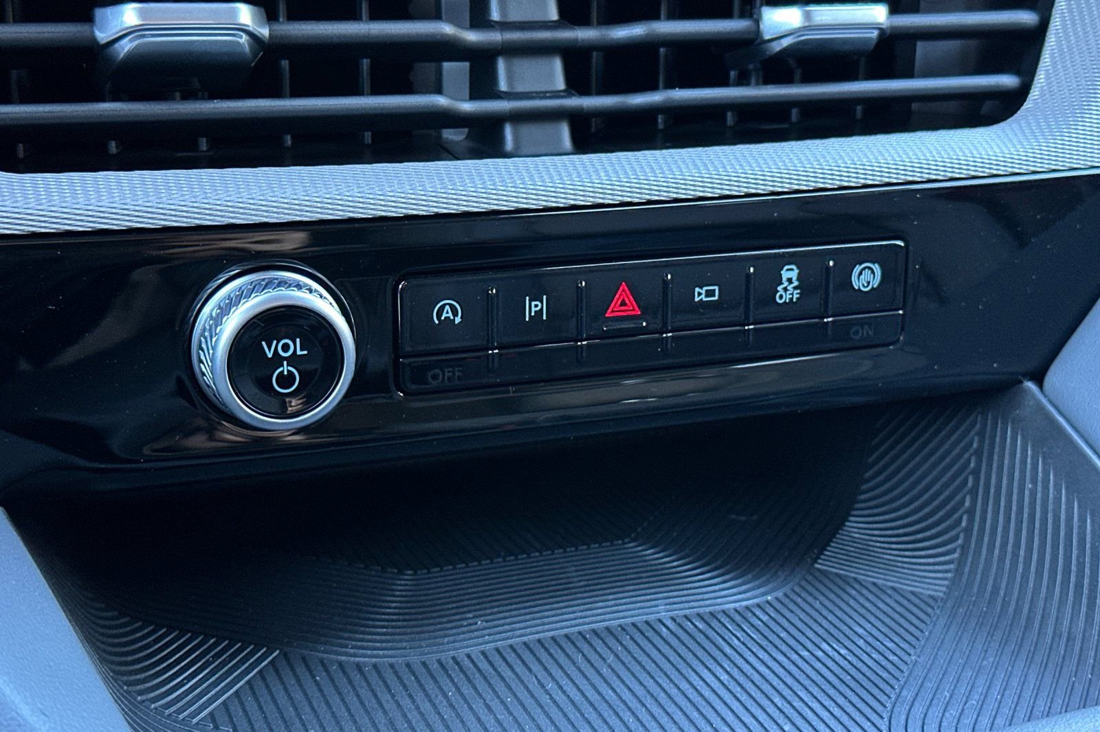 New 2026 Ford Explorer Active w/ Active Comfort Package image 21