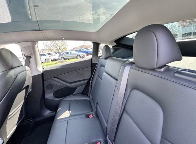 Used 2024 Tesla Model Y Long Range image 17