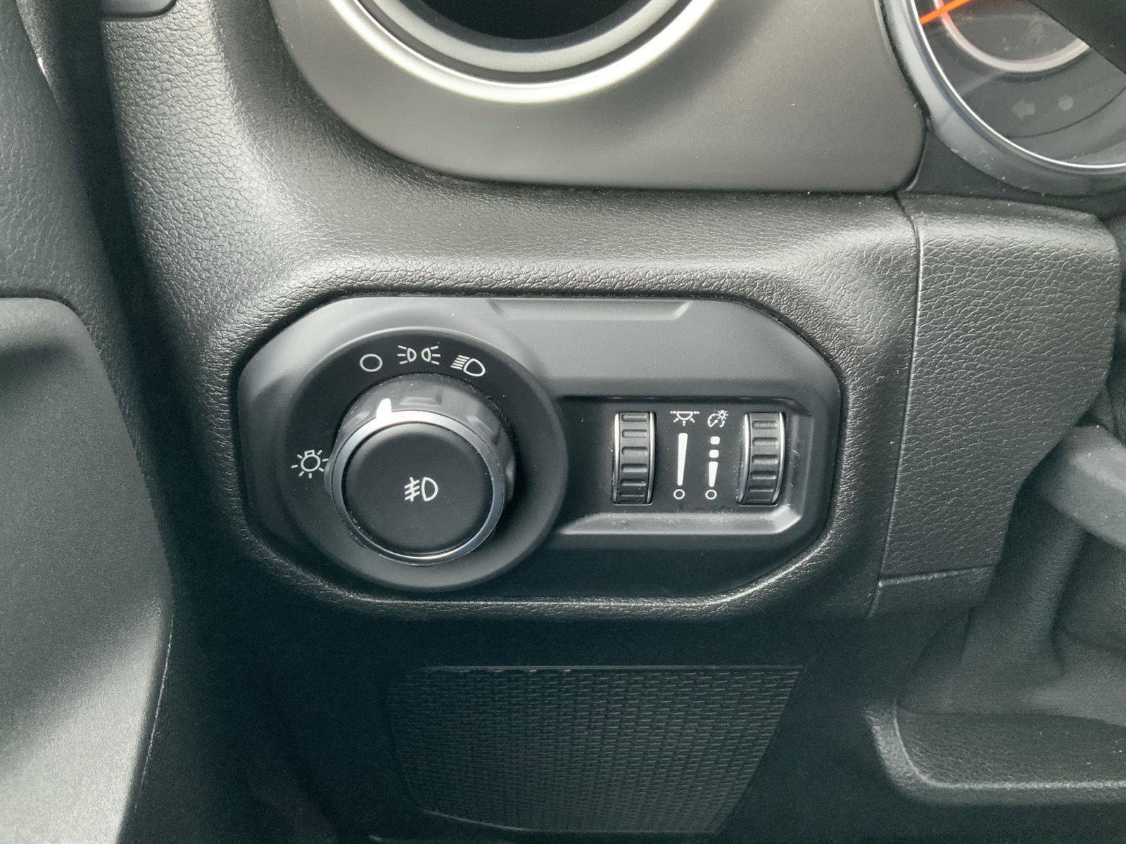 Used 2020 Jeep Wrangler Unlimited Sport image 25