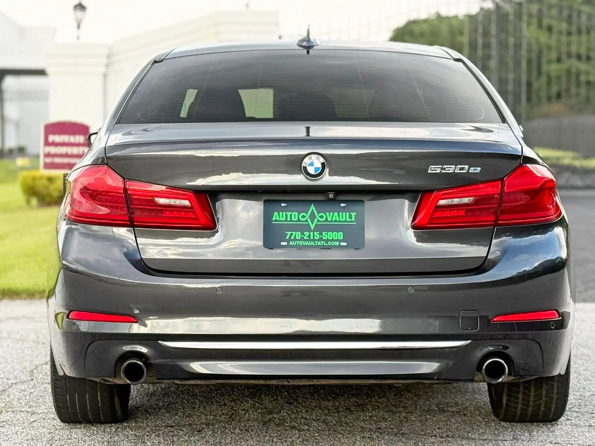 Used 2018 BMW 530e xDrive AWD/4WD image 10
