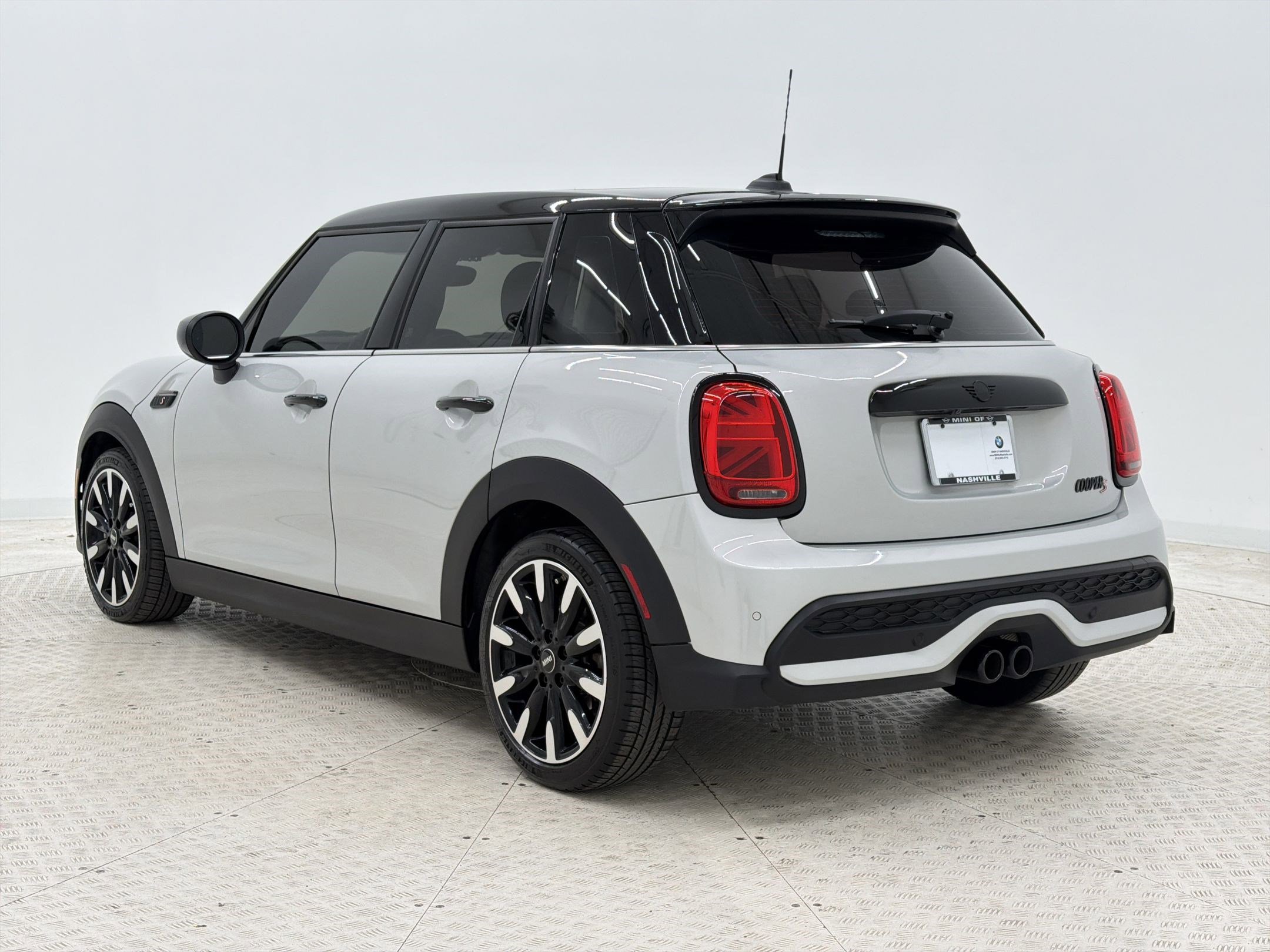 Used 2022 MINI Cooper S image 3