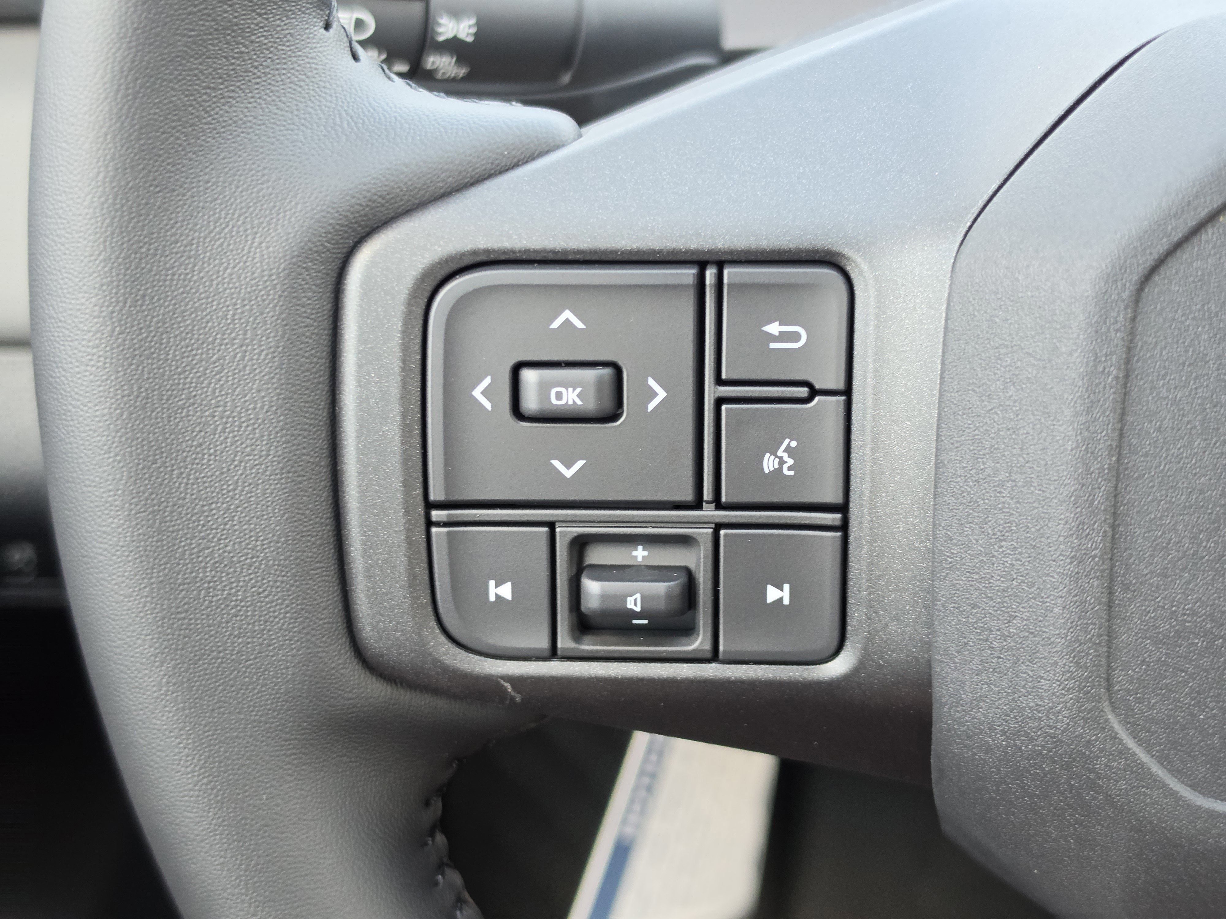 New 2026 Toyota RAV4 SE AWD/4WD image 17