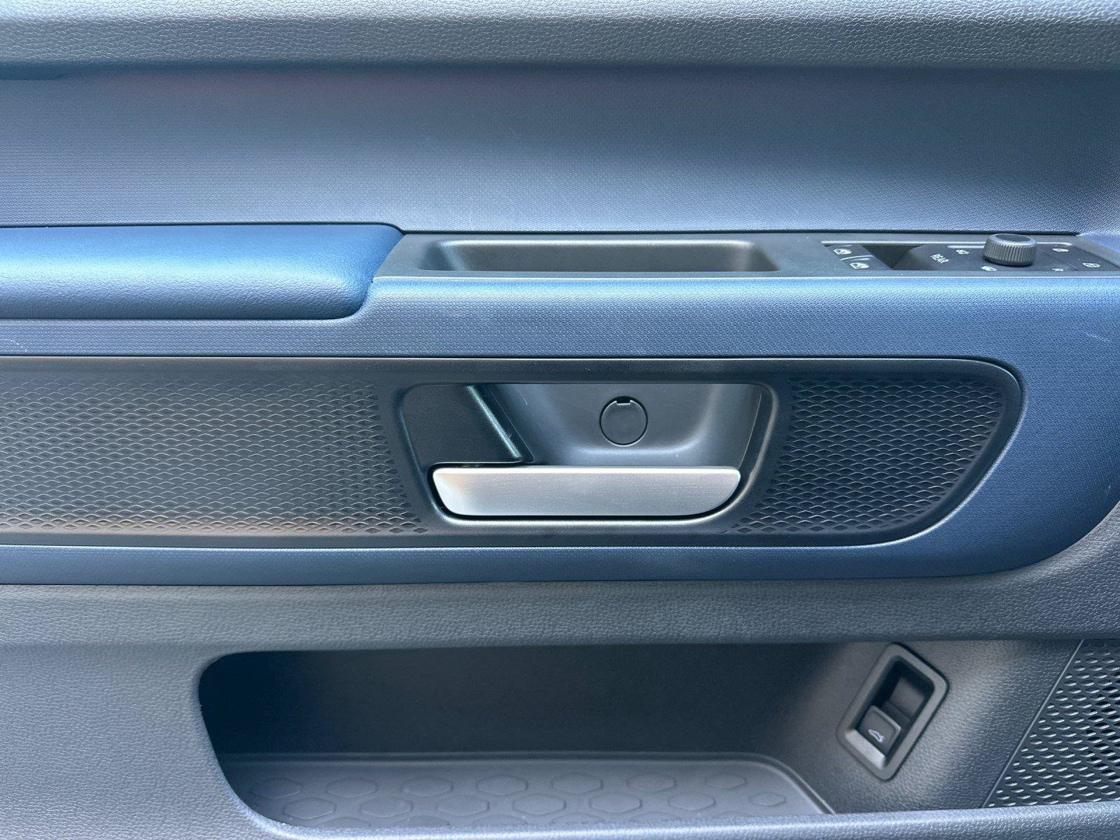 New 2025 Volkswagen ID. Buzz Pro S RWD image 10