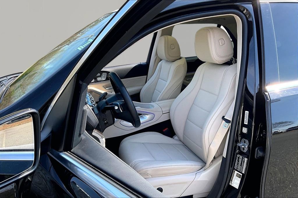 Used 2025 Mercedes-Benz GLE 450e 4MATIC w/ Winter Package image 15