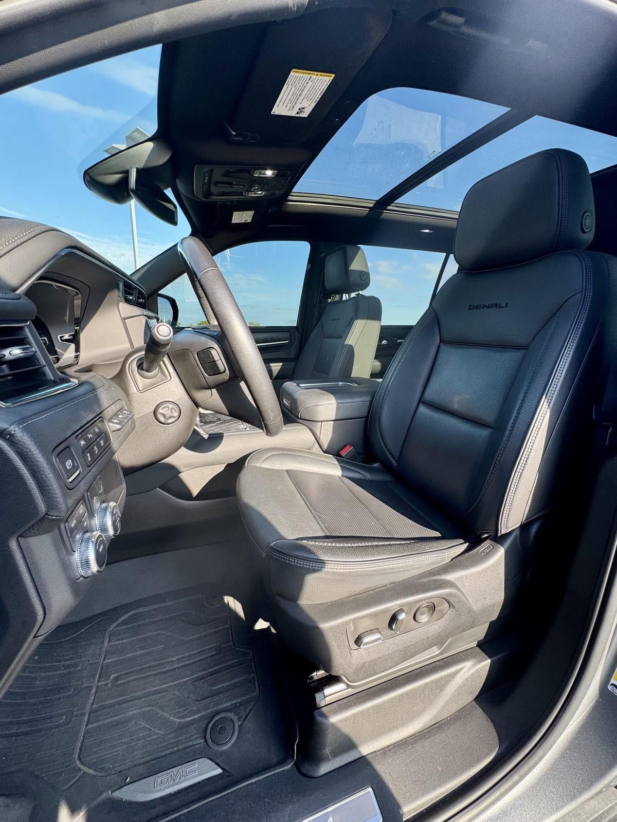 Used 2023 GMC Yukon XL Denali AWD/4WD image 20