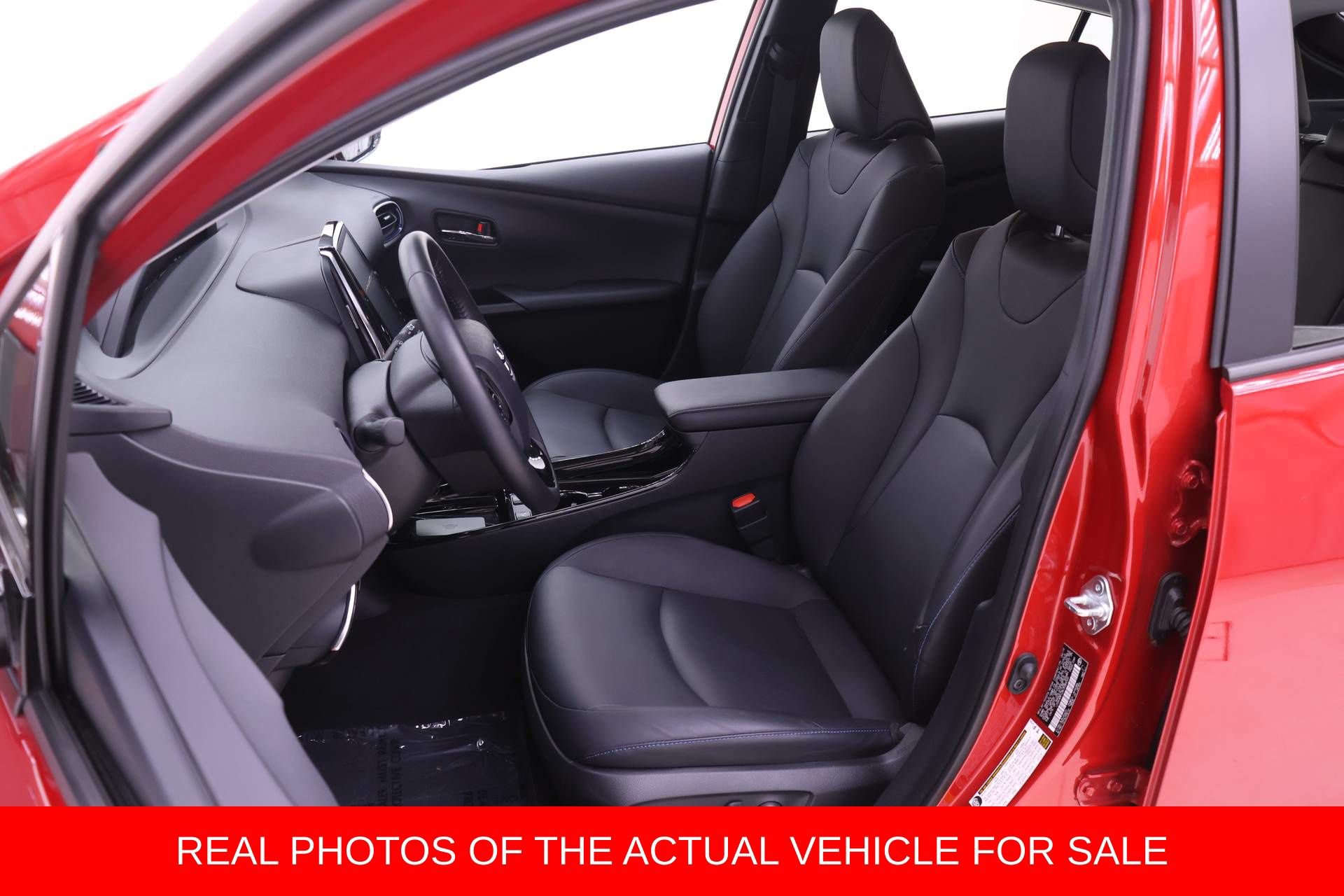 Certified 2019 Toyota Prius Limited w/ Premium Convenience Package FWD image 4