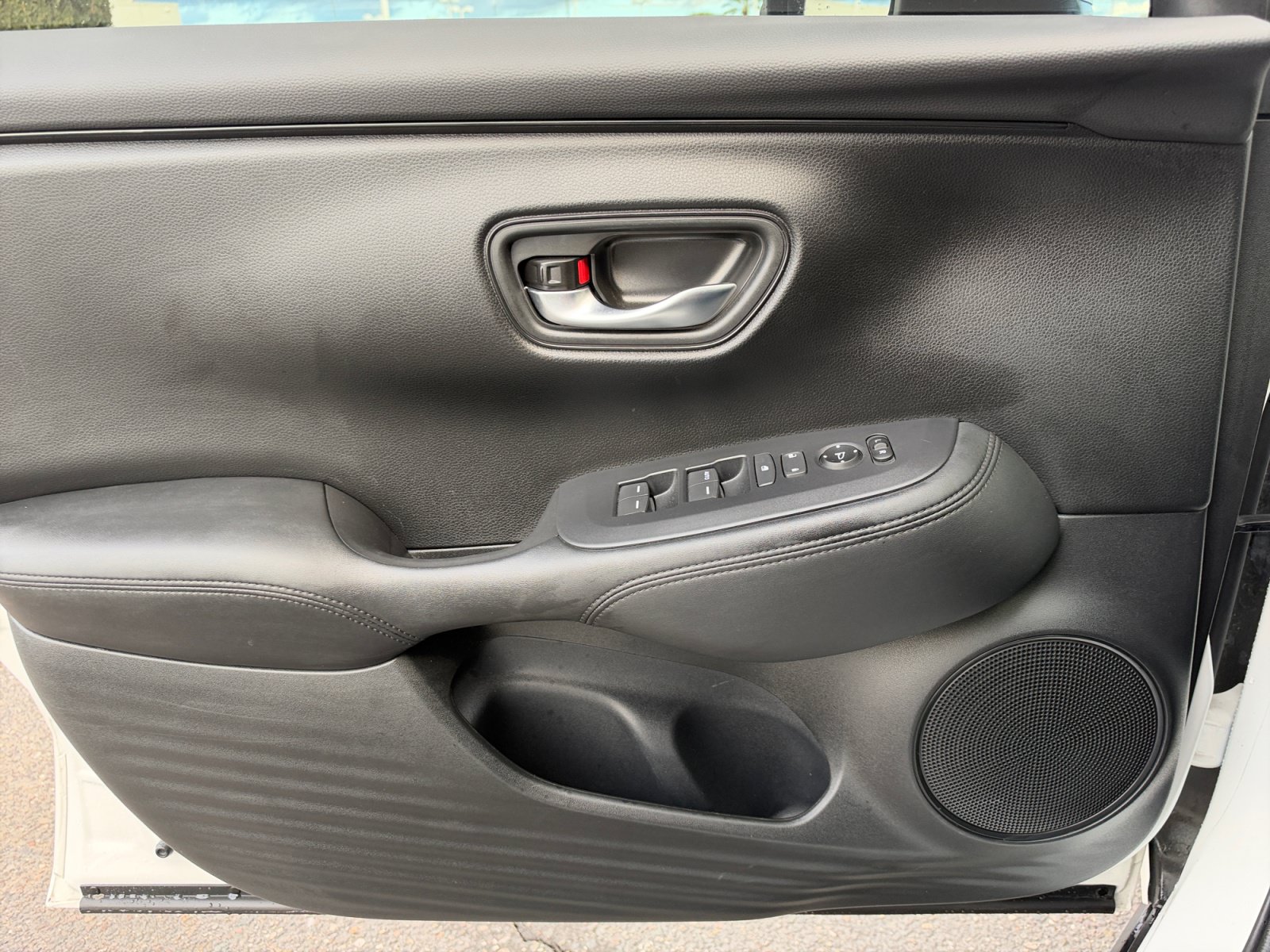 Used 2024 Honda HR-V LX image 13