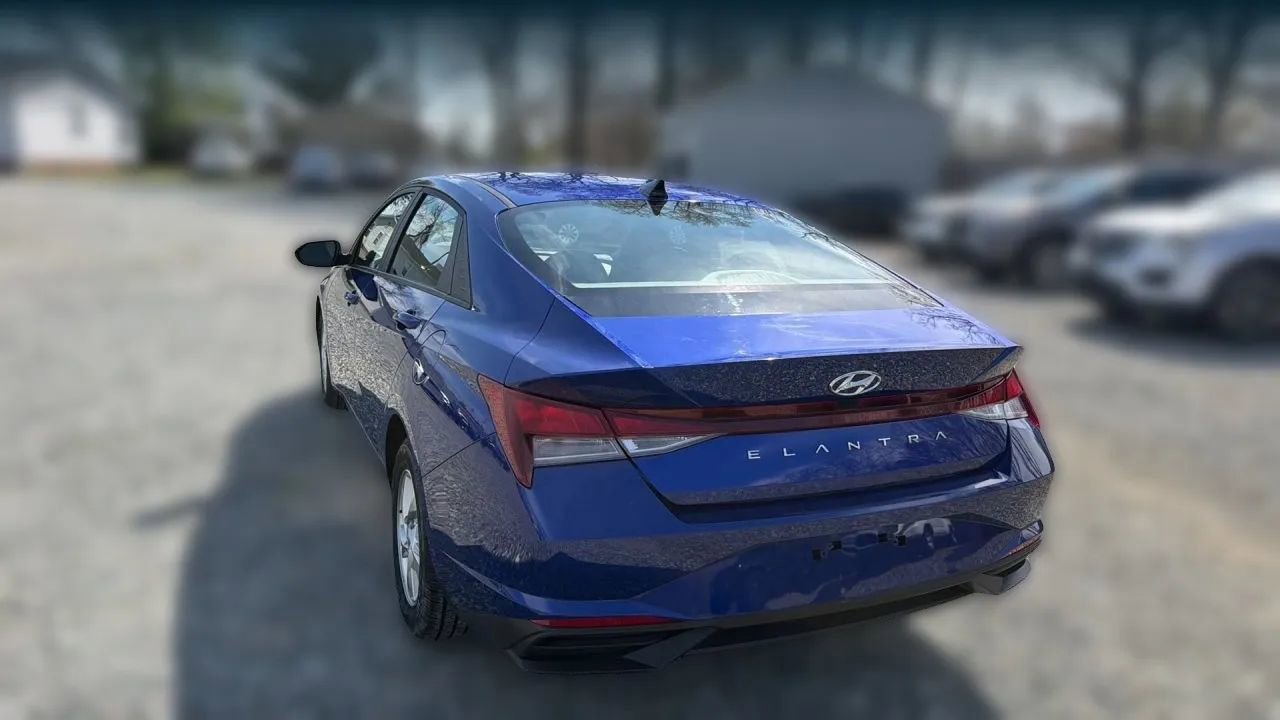 Used 2023 Hyundai Elantra SE FWD image 9