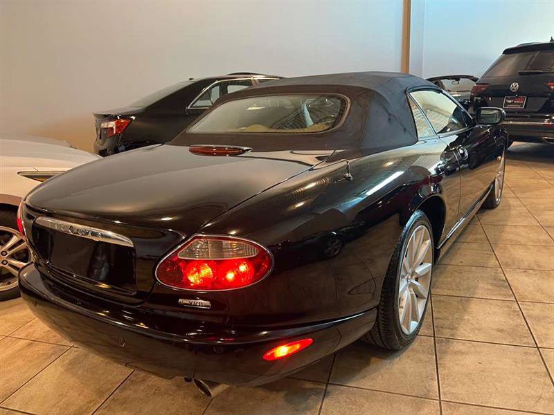 Used 2006 Jaguar XK8 Convertible image 10