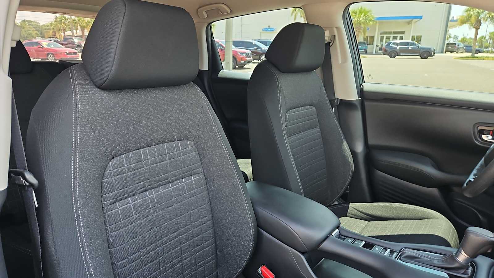 Used 2023 Honda HR-V LX image 24