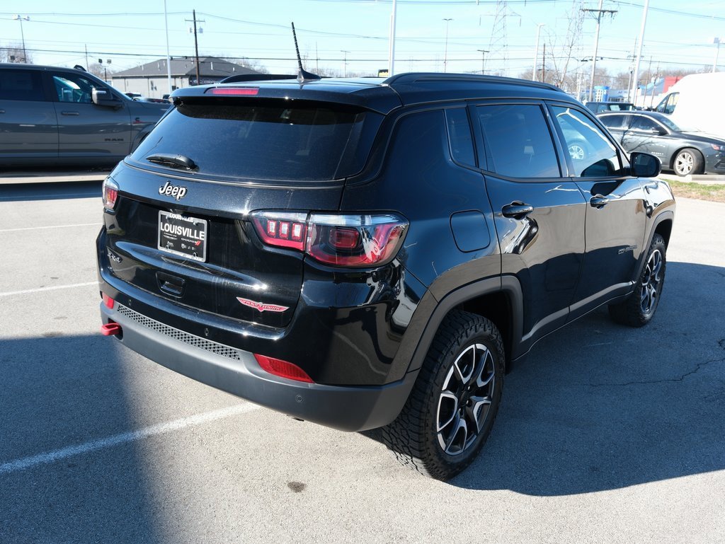 Used 2024 Jeep Compass Trailhawk image 7