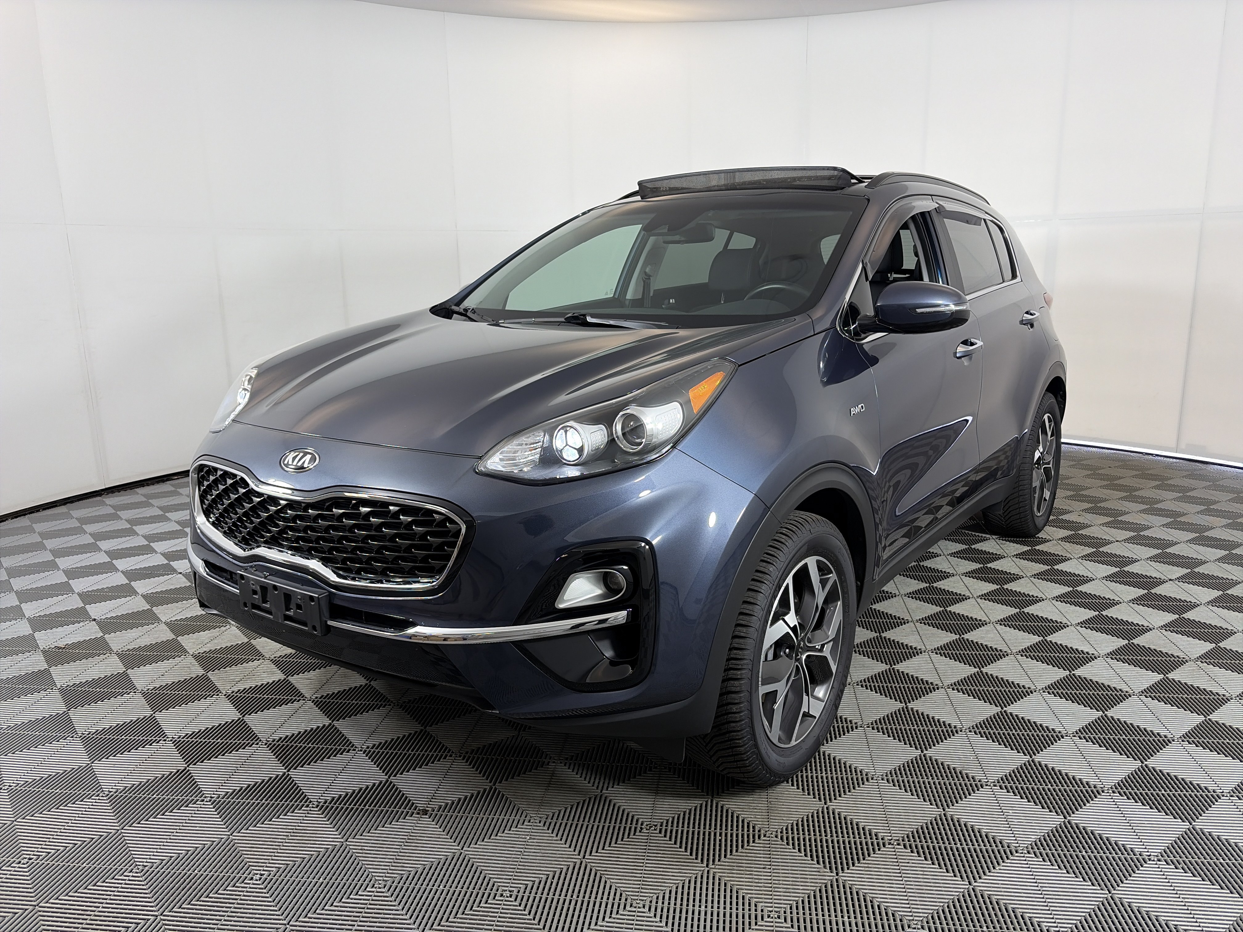 Used 2022 Kia Sportage EX AWD/4WD image 2