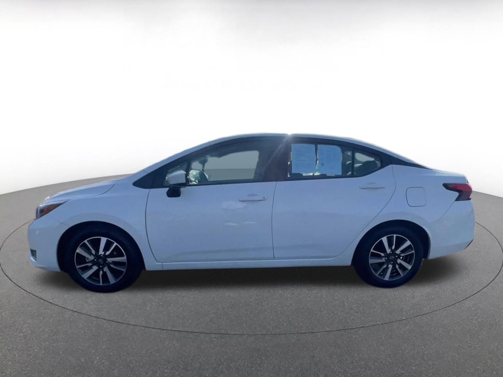 Used 2025 Nissan Versa SV image 9