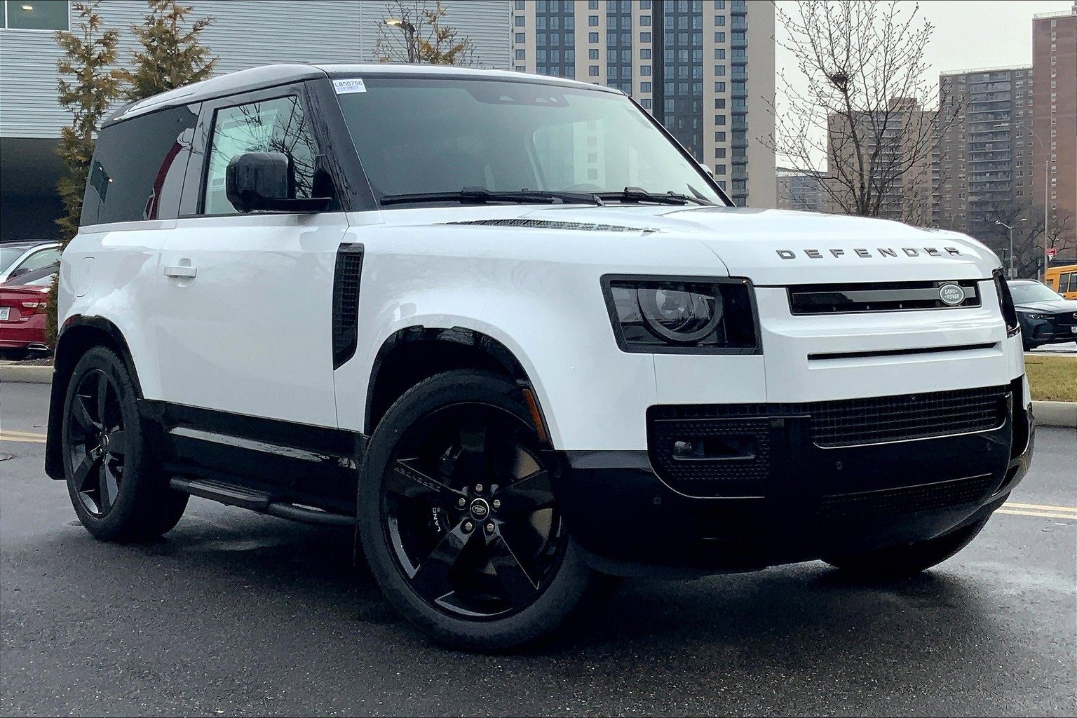 New 2025 Land Rover Defender 90 V8 image 2