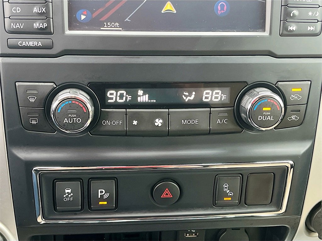 Used 2016 Nissan Titan SL image 16