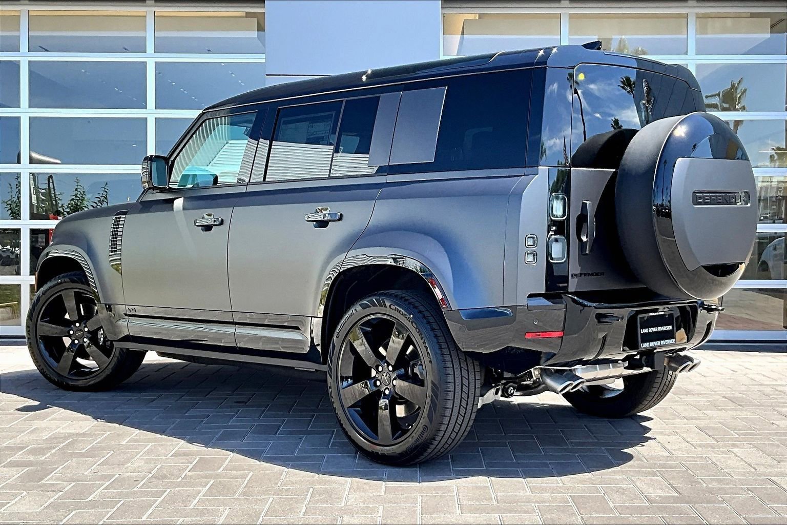 New 2026 Land Rover Defender 110 V8 image 3