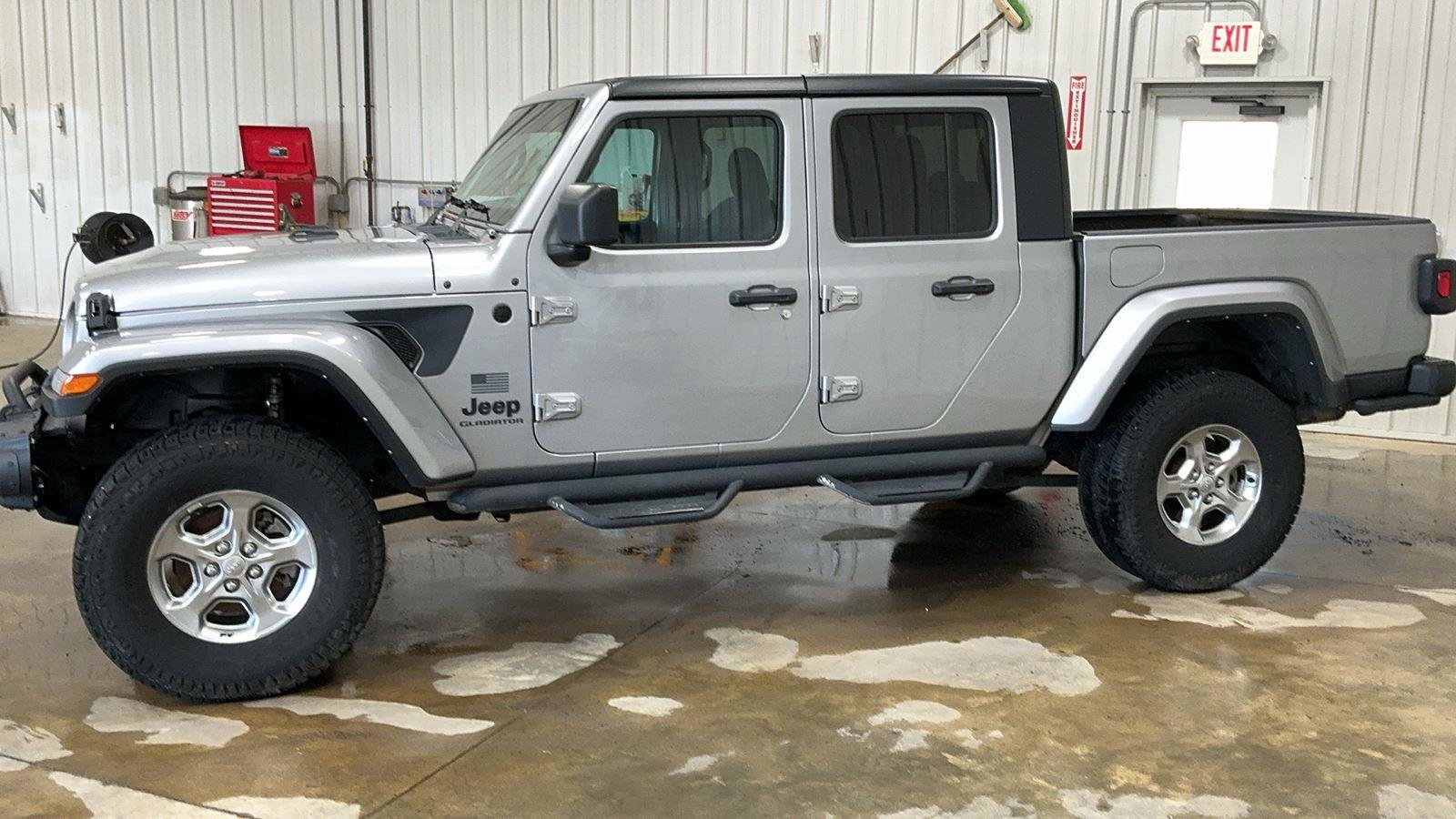 Used 2021 Jeep Gladiator Sport AWD/4WD image 7