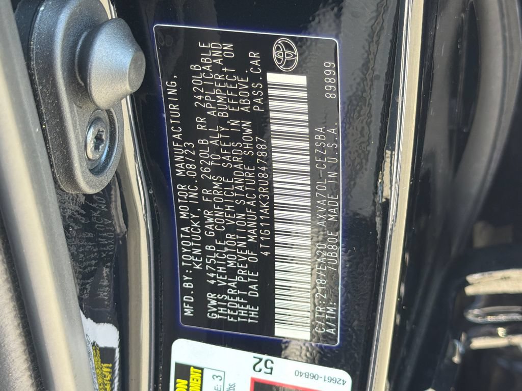Used 2024 Toyota Camry SE FWD image 31