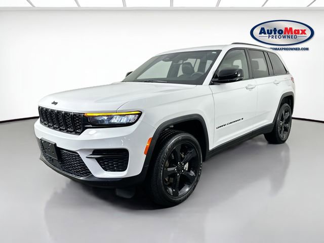 Used 2023 Jeep Grand Cherokee Altitude image 5