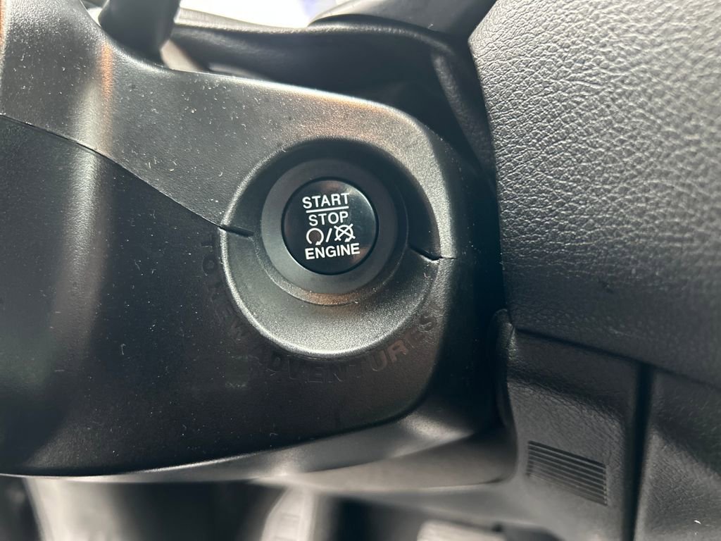 Used 2016 Jeep Renegade Latitude w/ Popular Equipment Group image 29