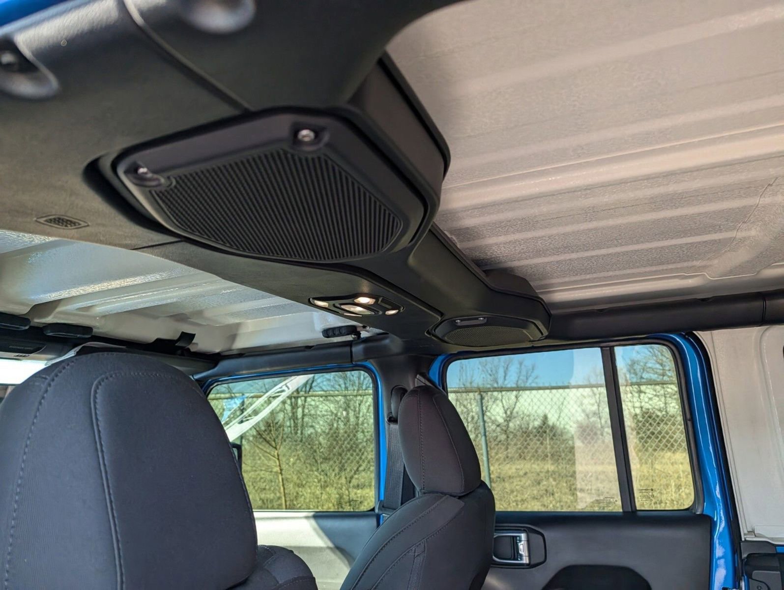 Used 2023 Jeep Wrangler Sport S image 23