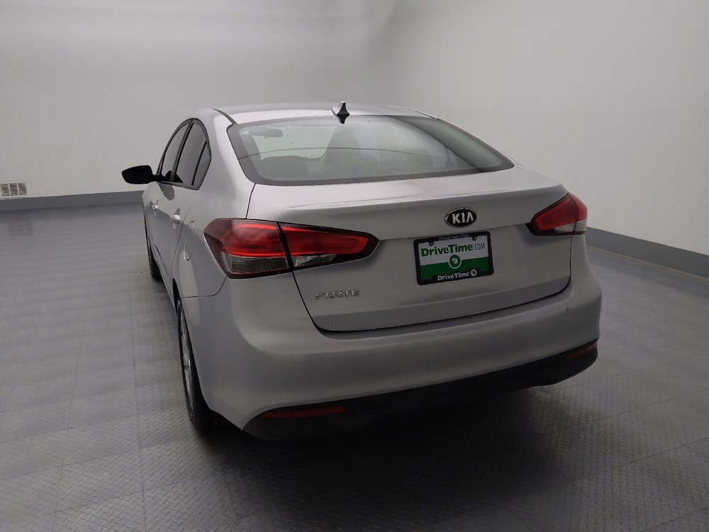 Used 2017 Kia Forte LX image 6