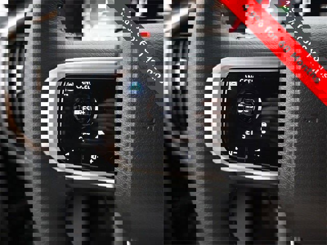 New 2025 Nissan Armada SL w/ Captain's Chari Seat Package image 14