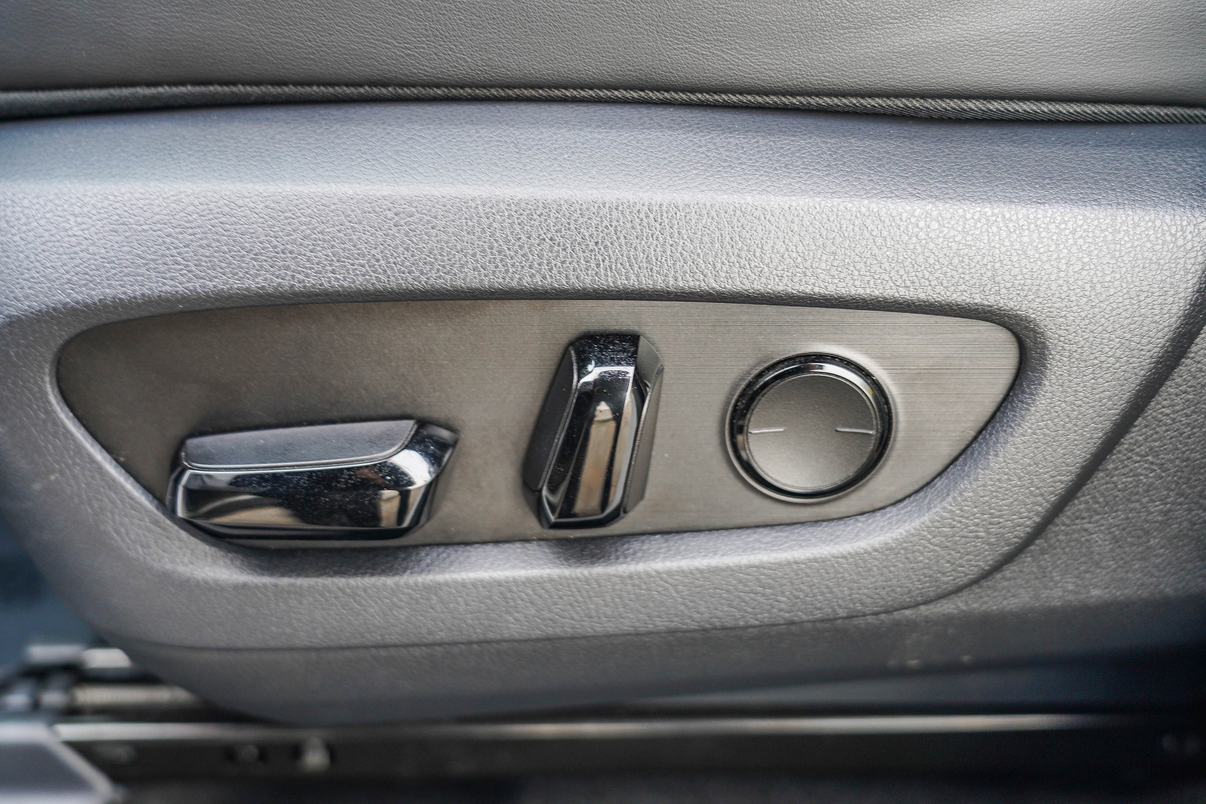 Used 2023 Lexus RX 350 Premium Plus w/ Cold Area Package image 23