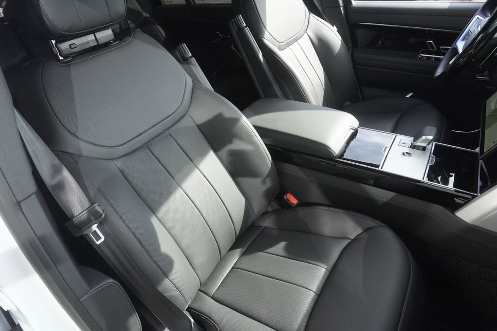 New 2026 Land Rover Range Rover Long Wheelbase SE image 24