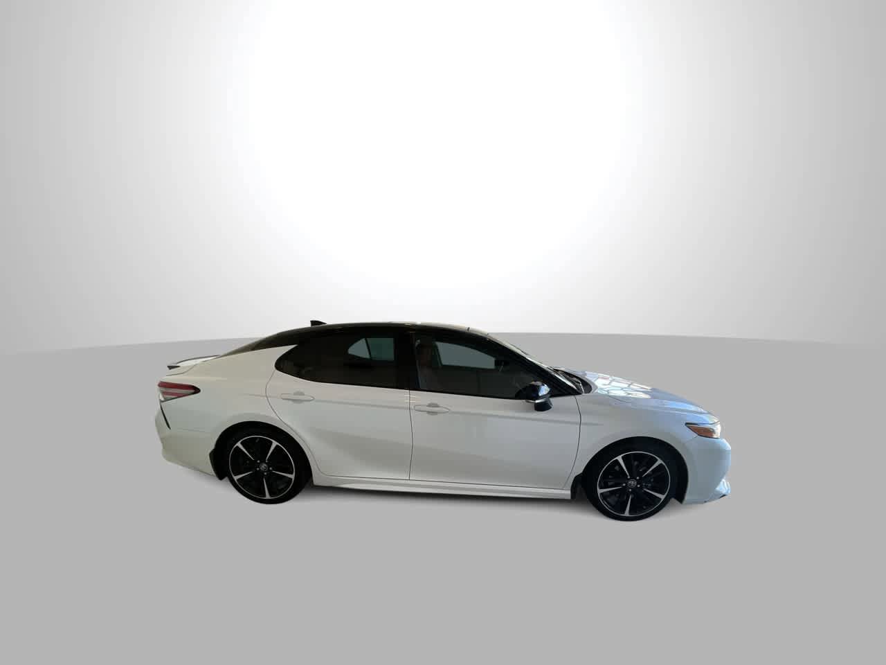 Used 2018 Toyota Camry XSE w/ Driver Assist Package FWD image 9