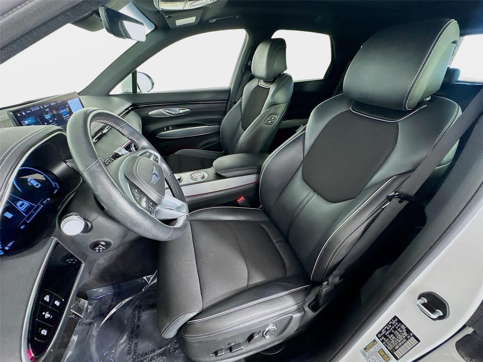 Certified 2023 Genesis GV70 2.5T w/ Sport Prestige Package AWD/4WD image 11