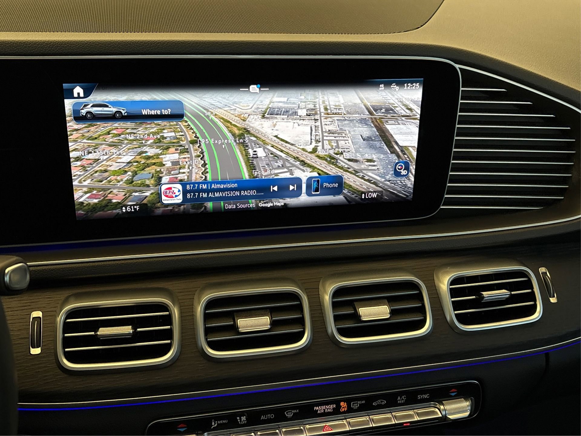 Used 2025 Mercedes-Benz GLE 350 4MATIC image 24